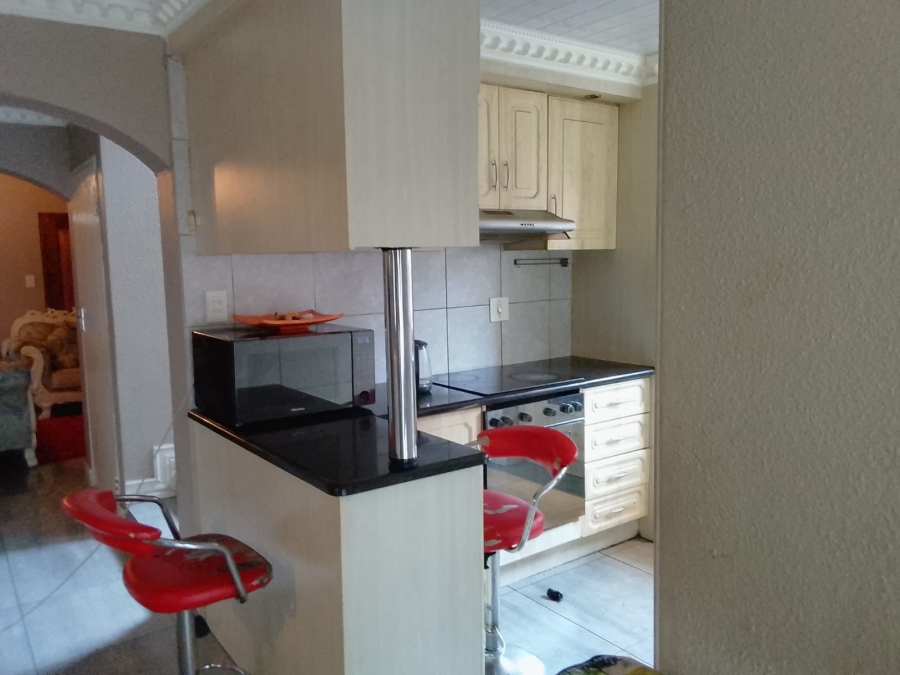 To Let 4 Bedroom Property for Rent in Safari Gardens North West
